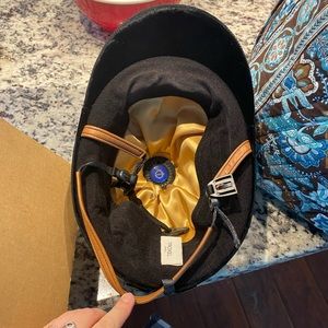 Troxel Grand Prix Gold Black Show Helmet, New